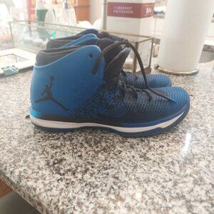 Nike flight speed sneakers